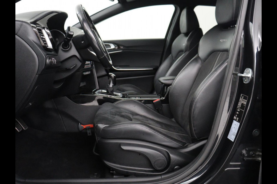 Kia Ceed Sportswagon 1.5 T-GDi GT-Line Business Edition | Leder/ alcantara | Stuur/stoel verwarming | Carplay | Camera | Park assist | Climate control | Trekhaak