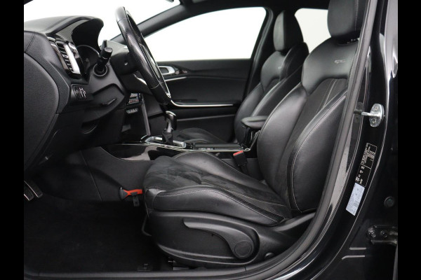 Kia Ceed Sportswagon 1.5 T-GDi GT-Line Business Edition | Leder/ alcantara | Stuur/stoel verwarming | Carplay | Camera | Park assist | Climate control | Trekhaak
