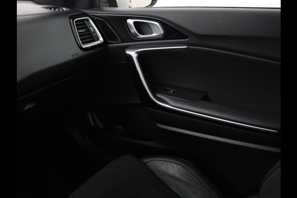 Kia Ceed Sportswagon 1.5 T-GDi GT-Line Business Edition | Leder/ alcantara | Stuur/stoel verwarming | Carplay | Camera | Park assist | Climate control | Trekhaak