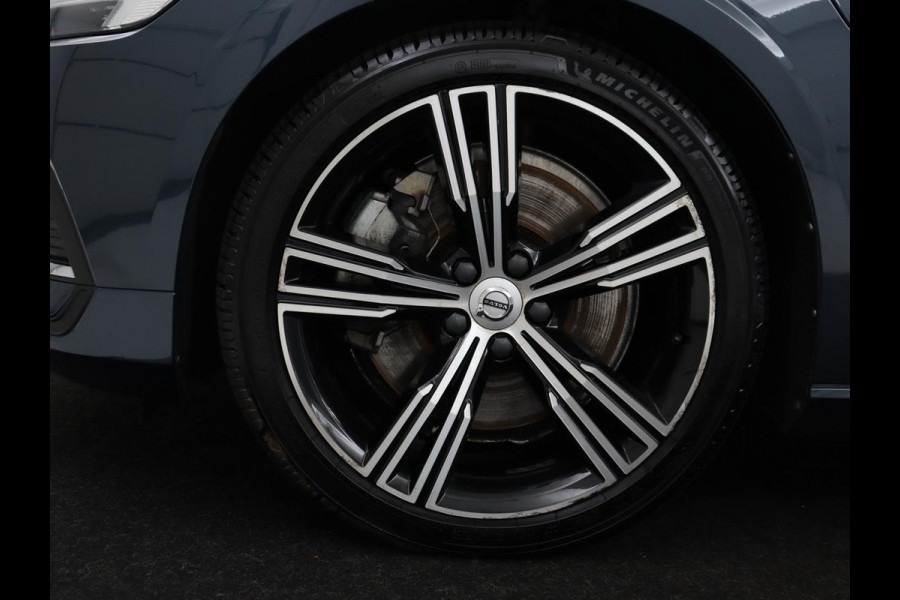 Volvo V60 2.0 T6 Recharge AWD Inscription | SOH 97.5% | Trekhaak | Panoramadak | Leder | Stoelventilatie | Stuur/stoel verwarming | Harman/Kardon | Adaptive cruise | 360 camera | Carplay | Memory |
