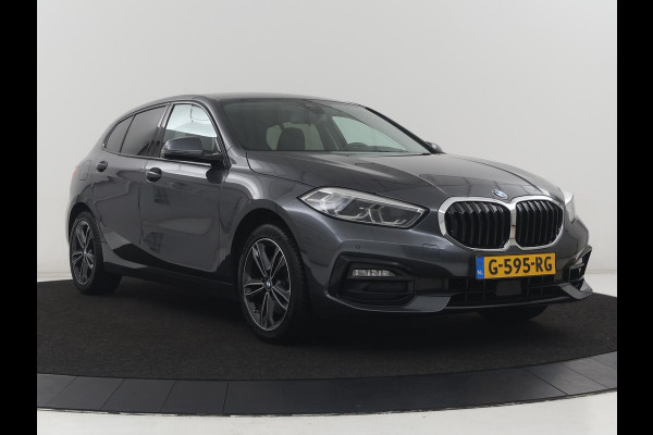 BMW 1-serie 118i Executive Edition Sport Line | Half Leder | Carplay | Cruise control | Park assist | Sfeerverlichting | Climate contol | Virtual Dashboard | Full LED | Navigatie |