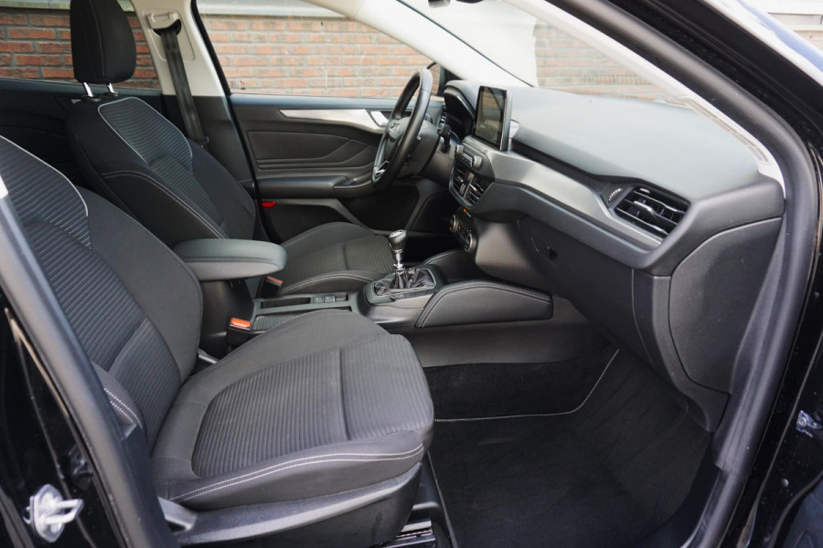 Ford FOCUS Wagon 1.0 EcoB.125PKHybrid Titanium X Business/Trekhaak/ Dealeronderhouden.