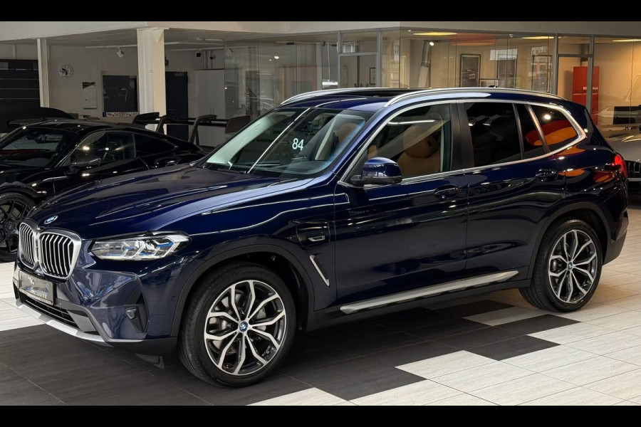 BMW X3 xDrive30e ** LASER, COGNAC LEDER, PANO, MEMORY, HuD, VERST. A-BANK, 20-inch LMV ** 1e eig - UNFALLFREI ** ** INFORMEER OOK NAAR ONZE AANTREKKELIJKE FINANCIAL-LEASE TARIEVEN **