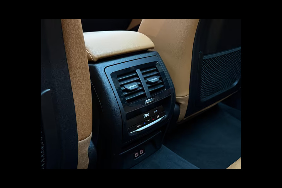 BMW X3 xDrive30e ** LASER, COGNAC LEDER, PANO, MEMORY, HuD, VERST. A-BANK, 20-inch LMV ** 1e eig - UNFALLFREI ** ** INFORMEER OOK NAAR ONZE AANTREKKELIJKE FINANCIAL-LEASE TARIEVEN **