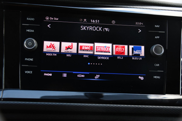 Volkswagen Transporter 2.0 TDI L1H1 30 Bulli Virtual, Adaptieve Cruise, Camera, Carplay, LED, Automaat, Sensoren, multimedia, Uniek!