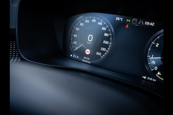 Volvo XC40 2.0 T5 AWD R-Design Intro Edition - Pano l H/Kardon l Memory l Camera
