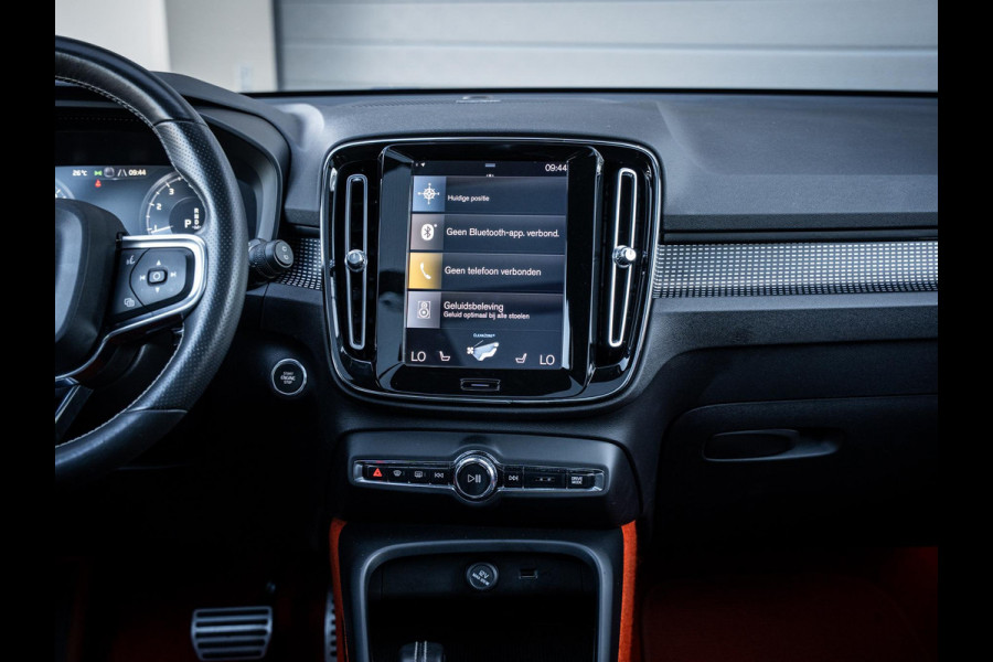 Volvo XC40 2.0 T5 AWD R-Design Intro Edition - Pano l H/Kardon l Memory l Camera