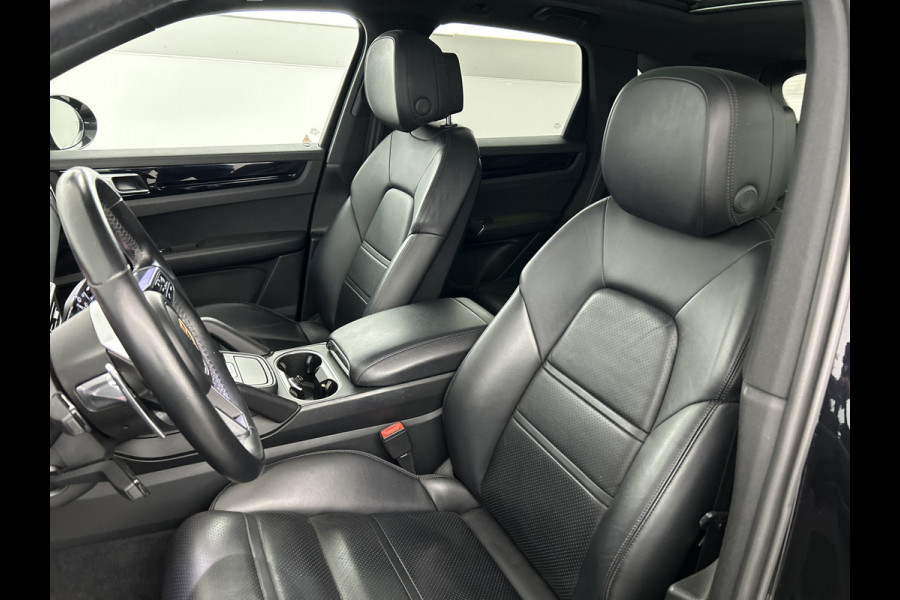Porsche Cayenne 3.0 Pano-dak/Sport Chrono/Trekhaak/Luchtvering/PDLS-LED