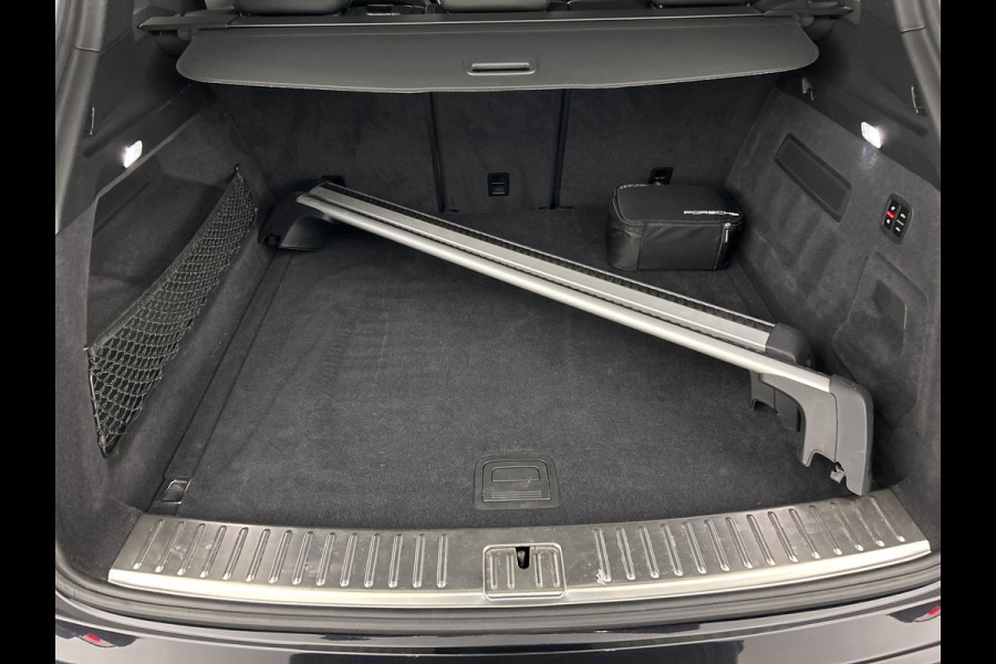 Porsche Cayenne 3.0 Pano-dak/Sport Chrono/Trekhaak/Luchtvering/PDLS-LED