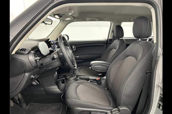 MINI 3-deurs 1.5 Essential Facelift Digi.Dash/Carplay/Navi/Keyless entry/Park.sens