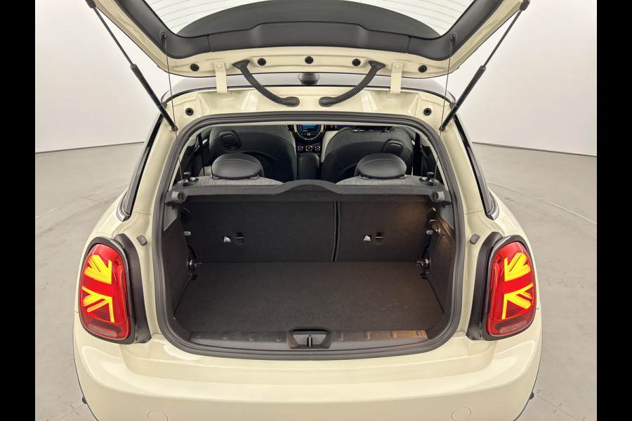 MINI Cooper 1.5 136 PK Aut. Heddon Street Ed. Pano-dak/Sportstoelen/Carplay