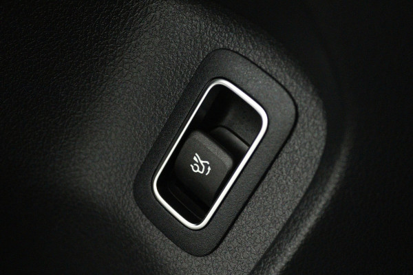 Mercedes-Benz A-Klasse 180 Business Solution (PANORAMADAK, SFEERVERLICHTING, CAMERA, STOELVERWARMING, LEDER)