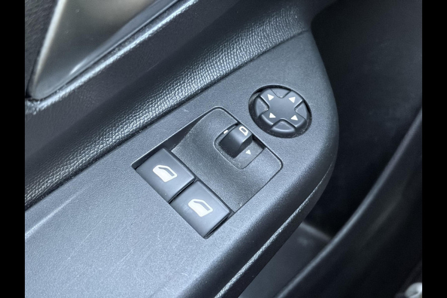 Opel Corsa 1.2 Edition 2e Eigenaar l Afn.Trekhaak l Carplay l Navi l Airco l Cruise l Rijstrooksensor l 6 Bak l Pdc l 102pk l N.A.P l Lm velgen l Apk tot 07-2028
