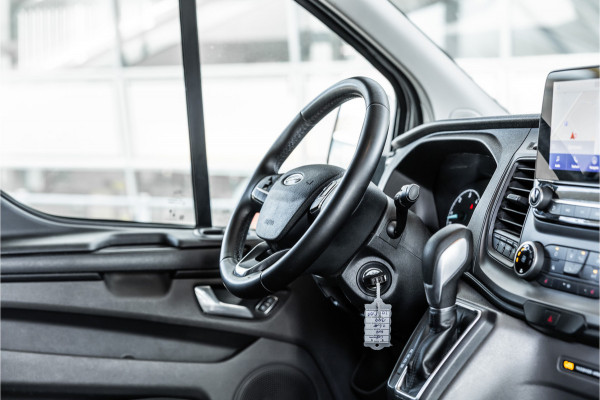 Ford Transit Custom 320 2.0 TDCI L2H1 Raptor Edition | Bi-Xenon | CarPlay | Navigatie | Camera | Stoelverwarming | Dodehoek detector | Lane Assist | DAB | 3-Zitter | Dealer onderhouden | Nieuwe APK
