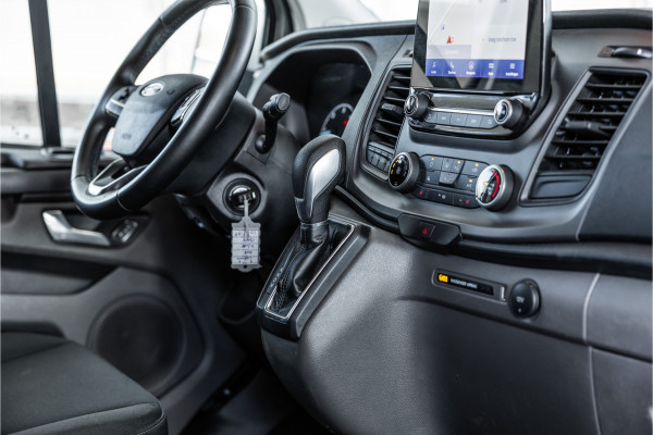 Ford Transit Custom 320 2.0 TDCI L2H1 Raptor Edition | Bi-Xenon | CarPlay | Navigatie | Camera | Stoelverwarming | Dodehoek detector | Lane Assist | DAB | 3-Zitter | Dealer onderhouden | Nieuwe APK