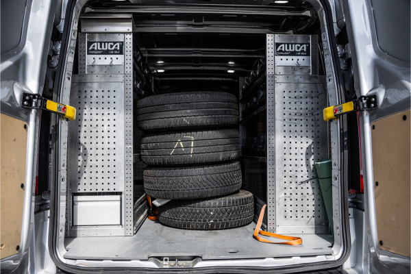 Ford Transit Custom 320 2.0 TDCI L2H1 Raptor Edition | Bi-Xenon | CarPlay | Navigatie | Camera | Stoelverwarming | Dodehoek detector | Lane Assist | DAB | 3-Zitter | Dealer onderhouden | Nieuwe APK