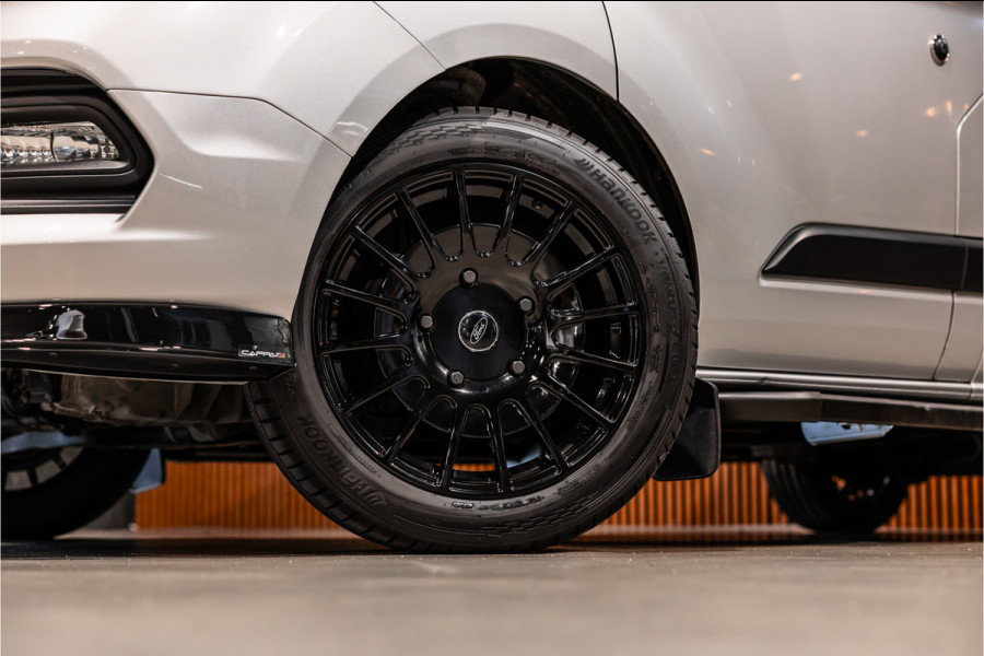 Ford Transit Custom 320 2.0 TDCI L2H1 Raptor Edition | Bi-Xenon | CarPlay | Navigatie | Camera | Stoelverwarming | Dodehoek detector | Lane Assist | DAB | 3-Zitter | Dealer onderhouden | Nieuwe APK