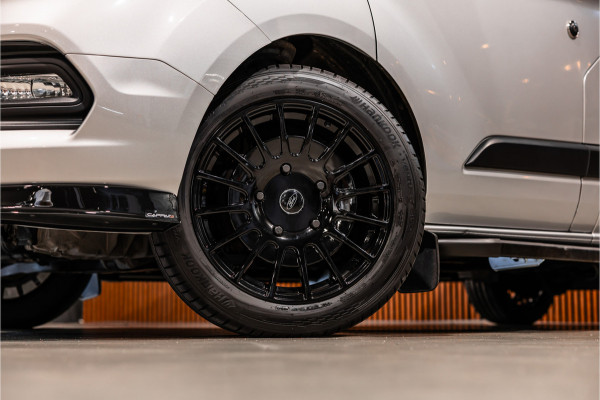 Ford Transit Custom 320 2.0 TDCI L2H1 Raptor Edition | Bi-Xenon | CarPlay | Navigatie | Camera | Stoelverwarming | Dodehoek detector | Lane Assist | DAB | 3-Zitter | Dealer onderhouden | Nieuwe APK