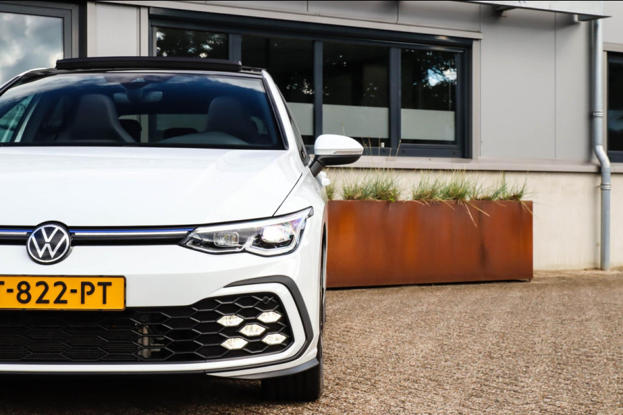 Volkswagen Golf 1.4 TSI PHEV GTE 245pk DSG 1e Eig|DLR|Panoramadak|Virtual Cockpit|IQ Light LED|Kuipstoelen|NAVI|CarPlay|ACC|Camera