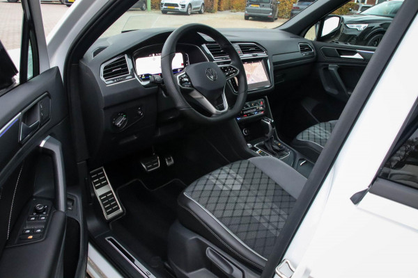 Volkswagen Tiguan 1.4 TSI eHybrid R-Line Business DSG 245pk Panoramadak|Virtual Cockpit|IQ LED Plus|NAVI|ACC|Black|19inch|Trekhaak