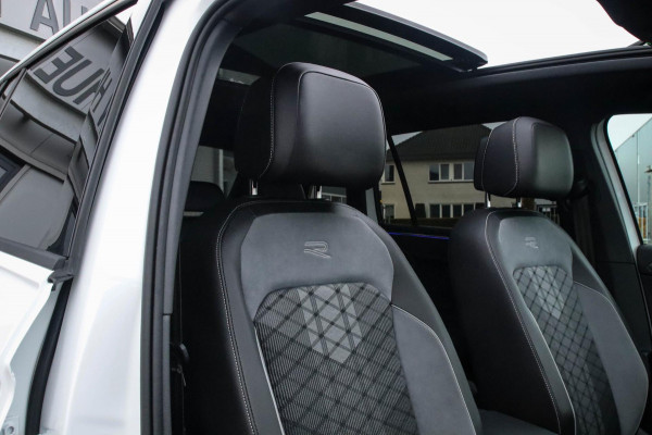 Volkswagen Tiguan 1.4 TSI eHybrid R-Line Business DSG 245pk Panoramadak|Virtual Cockpit|IQ LED Plus|NAVI|ACC|Black|19inch|Trekhaak