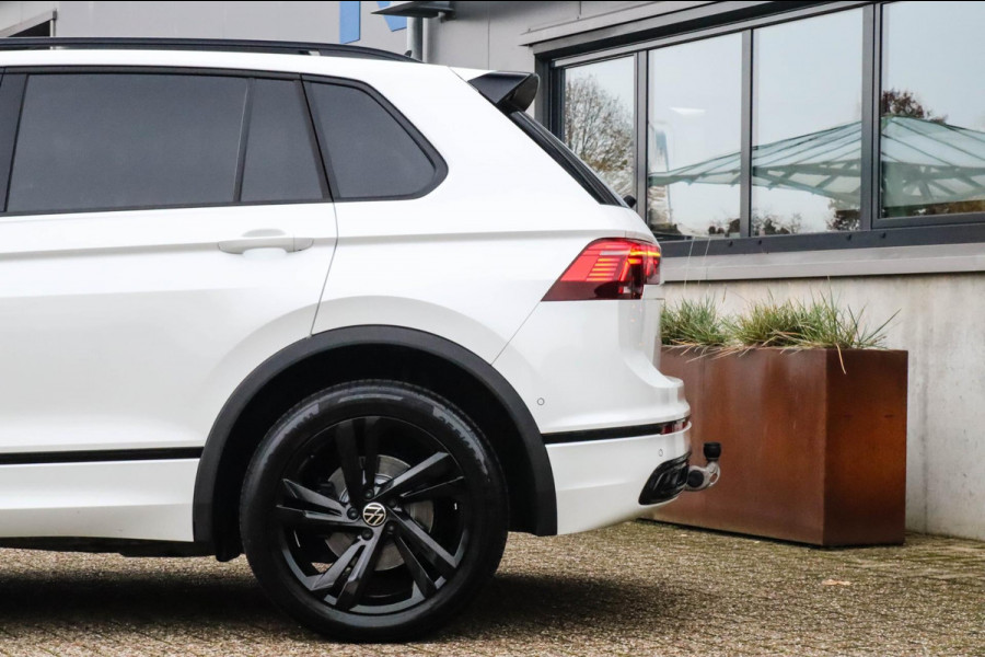 Volkswagen Tiguan 1.4 TSI eHybrid R-Line Business DSG 245pk Panoramadak|Virtual Cockpit|IQ LED Plus|NAVI|ACC|Black|19inch|Trekhaak