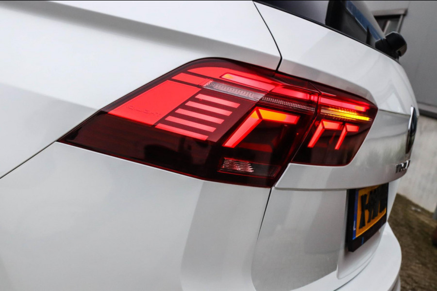 Volkswagen Tiguan 1.4 TSI eHybrid R-Line Business DSG 245pk Panoramadak|Virtual Cockpit|IQ LED Plus|NAVI|ACC|Black|19inch|Trekhaak