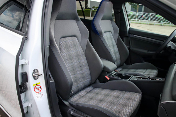 Volkswagen Golf 1.4 TSI PHEV GTE 245pk DSG 1e Eig|DLR|Panoramadak|Virtual Cockpit|IQ Light LED|Kuipstoelen|NAVI|CarPlay|ACC|Camera