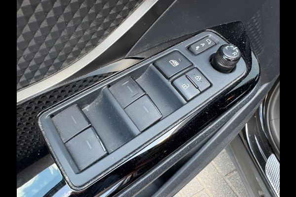 Toyota C-HR 2.0i 184PK Hybrid Dynamic Trekhaak/Navigatie/Camera/Adapt.-cruise/Stoel-stuurverwarming