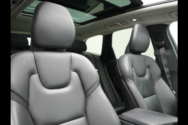 Volvo XC60 T6 AWD Plus Dark PHEV 350pk Dealer O.H. | Panodak | Camera | Lederen Sportstoelen Memory & Verwarmd | Google Assistent | Stuur Verwarmd | Apple Carplay | Keyless | Navigatie | DAB | Cruise Control | Plug In Hybrid |