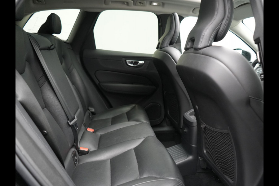 Volvo XC60 T6 AWD Plus Dark PHEV 350pk Dealer O.H. | Panodak | Camera | Lederen Sportstoelen Memory & Verwarmd | Google Assistent | Stuur Verwarmd | Apple Carplay | Keyless | Navigatie | DAB | Cruise Control | Plug In Hybrid |