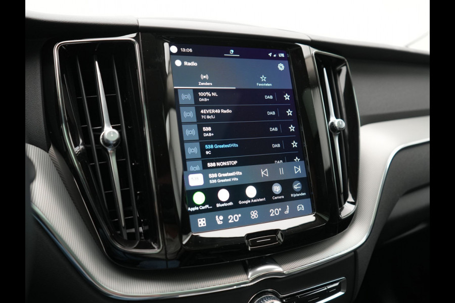 Volvo XC60 T6 AWD Plus Dark PHEV 350pk Dealer O.H. | Panodak | Camera | Lederen Sportstoelen Memory & Verwarmd | Google Assistent | Stuur Verwarmd | Apple Carplay | Keyless | Navigatie | DAB | Cruise Control | Plug In Hybrid |