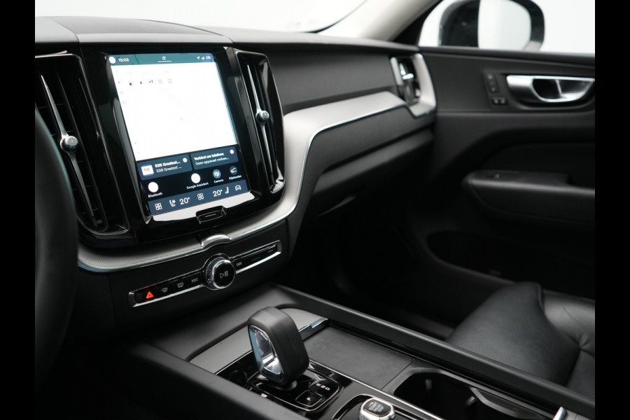 Volvo XC60 T6 AWD Plus Dark PHEV 350pk Dealer O.H. | Panodak | Camera | Lederen Sportstoelen Memory & Verwarmd | Google Assistent | Stuur Verwarmd | Apple Carplay | Keyless | Navigatie | DAB | Cruise Control | Plug In Hybrid |