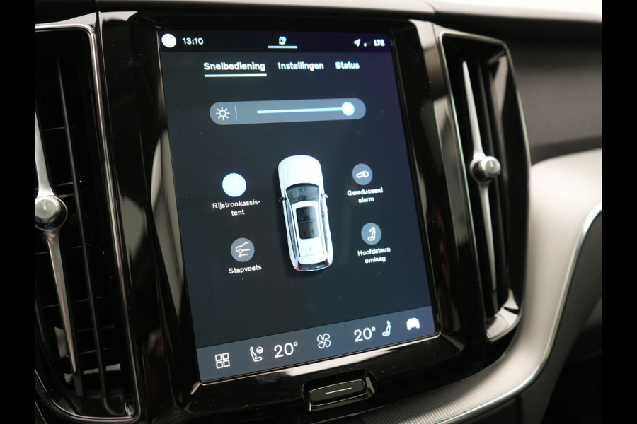 Volvo XC60 T6 AWD Plus Dark PHEV 350pk Dealer O.H. | Panodak | Camera | Lederen Sportstoelen Memory & Verwarmd | Google Assistent | Stuur Verwarmd | Apple Carplay | Keyless | Navigatie | DAB | Cruise Control | Plug In Hybrid |