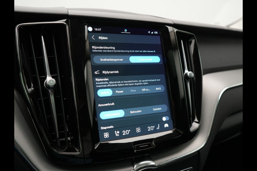 Volvo XC60 T6 AWD Plus Dark PHEV 350pk Dealer O.H. | Panodak | Camera | Lederen Sportstoelen Memory & Verwarmd | Google Assistent | Stuur Verwarmd | Apple Carplay | Keyless | Navigatie | DAB | Cruise Control | Plug In Hybrid |