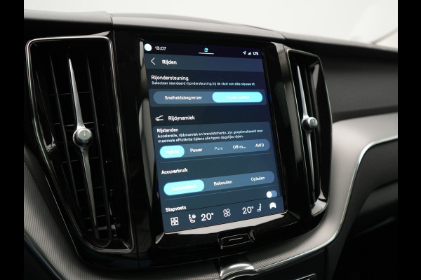 Volvo XC60 T6 AWD Plus Dark PHEV 350pk Dealer O.H. | Panodak | Camera | Lederen Sportstoelen Memory & Verwarmd | Google Assistent | Stuur Verwarmd | Apple Carplay | Keyless | Navigatie | DAB | Cruise Control | Plug In Hybrid |