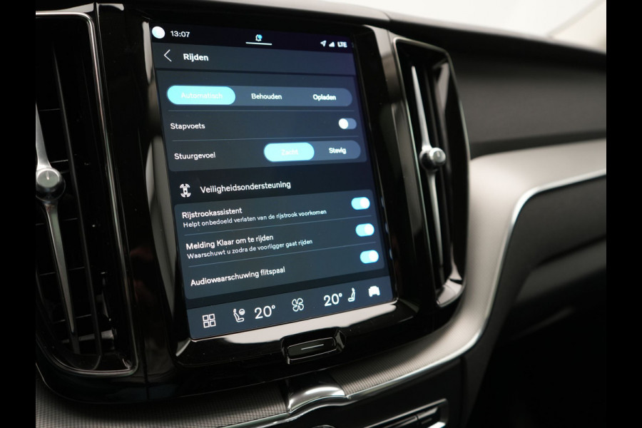 Volvo XC60 T6 AWD Plus Dark PHEV 350pk Dealer O.H. | Panodak | Camera | Lederen Sportstoelen Memory & Verwarmd | Google Assistent | Stuur Verwarmd | Apple Carplay | Keyless | Navigatie | DAB | Cruise Control | Plug In Hybrid |