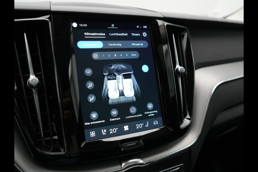 Volvo XC60 T6 AWD Plus Dark PHEV 350pk Dealer O.H. | Panodak | Camera | Lederen Sportstoelen Memory & Verwarmd | Google Assistent | Stuur Verwarmd | Apple Carplay | Keyless | Navigatie | DAB | Cruise Control | Plug In Hybrid |