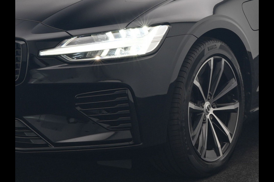 Volvo V60 T6 AWD Plus Dark PHEV 350pk Dealer O.H. | Trekhaak Af Fabriek | Adaptive Cruise | Camera | Harman / Kardon | Lederen Sportstoelen Memory & Verwarmd | Google Assistent | Stuur Verwarmd | Keyless | Apple Carplay | DAB | Plug In Hybrid |