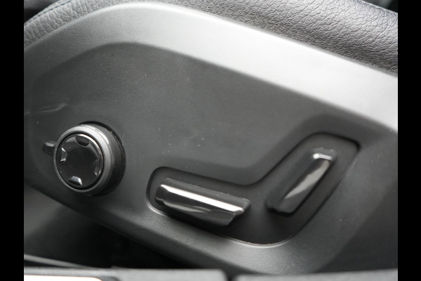 Volvo V60 T6 AWD Plus Dark PHEV 350pk Dealer O.H. | Trekhaak Af Fabriek | Adaptive Cruise | Camera | Harman / Kardon | Lederen Sportstoelen Memory & Verwarmd | Google Assistent | Stuur Verwarmd | Keyless | Apple Carplay | DAB | Plug In Hybrid |