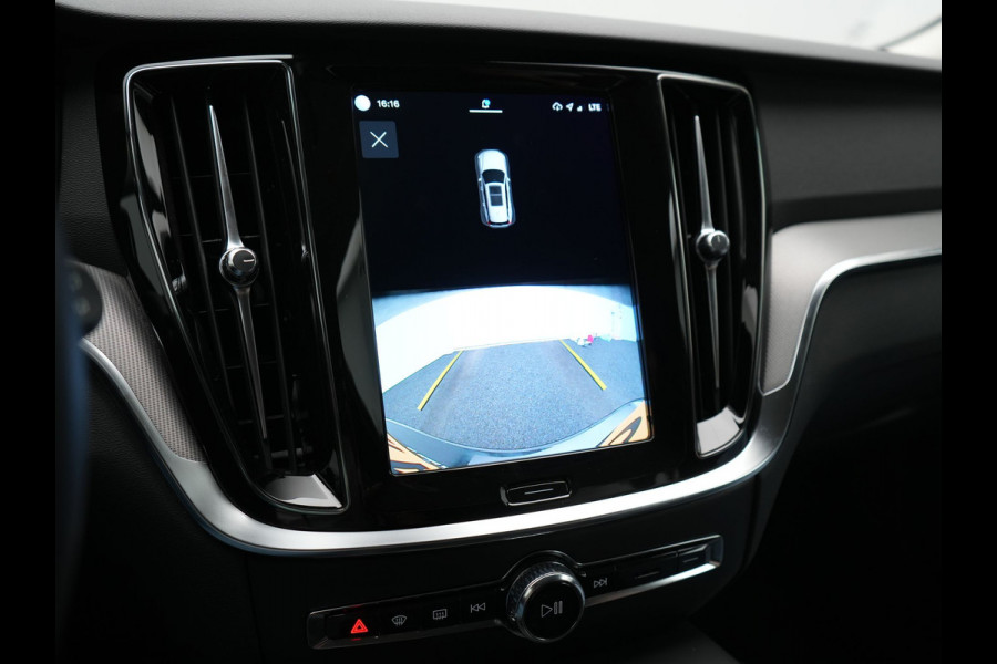 Volvo V60 T6 AWD Plus Dark PHEV 350pk Dealer O.H. | Trekhaak Af Fabriek | Adaptive Cruise | Camera | Harman / Kardon | Lederen Sportstoelen Memory & Verwarmd | Google Assistent | Stuur Verwarmd | Keyless | Apple Carplay | DAB | Plug In Hybrid |