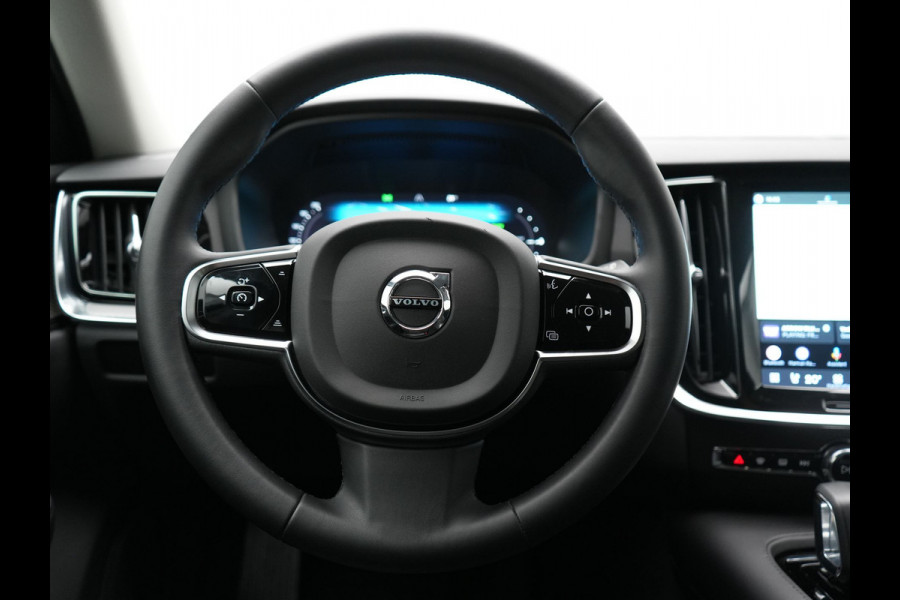 Volvo V60 T6 AWD Plus Dark PHEV 350pk Dealer O.H. | Trekhaak Af Fabriek | Adaptive Cruise | Camera | Harman / Kardon | Lederen Sportstoelen Memory & Verwarmd | Google Assistent | Stuur Verwarmd | Keyless | Apple Carplay | DAB | Plug In Hybrid |