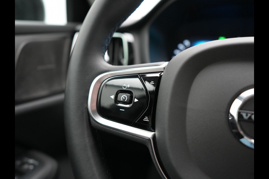 Volvo V60 T6 AWD Plus Dark PHEV 350pk Dealer O.H. | Trekhaak Af Fabriek | Adaptive Cruise | Camera | Harman / Kardon | Lederen Sportstoelen Memory & Verwarmd | Google Assistent | Stuur Verwarmd | Keyless | Apple Carplay | DAB | Plug In Hybrid |