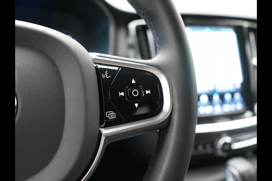 Volvo V60 T6 AWD Plus Dark PHEV 350pk Dealer O.H. | Trekhaak Af Fabriek | Adaptive Cruise | Camera | Harman / Kardon | Lederen Sportstoelen Memory & Verwarmd | Google Assistent | Stuur Verwarmd | Keyless | Apple Carplay | DAB | Plug In Hybrid |