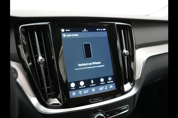 Volvo V60 T6 AWD Plus Dark PHEV 350pk Dealer O.H. | Trekhaak Af Fabriek | Adaptive Cruise | Camera | Harman / Kardon | Lederen Sportstoelen Memory & Verwarmd | Google Assistent | Stuur Verwarmd | Keyless | Apple Carplay | DAB | Plug In Hybrid |
