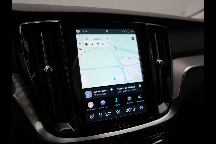 Volvo V60 T6 AWD Plus Dark PHEV 350pk Dealer O.H. | Trekhaak Af Fabriek | Adaptive Cruise | Camera | Harman / Kardon | Lederen Sportstoelen Memory & Verwarmd | Google Assistent | Stuur Verwarmd | Keyless | Apple Carplay | DAB | Plug In Hybrid |