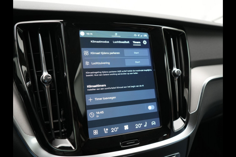 Volvo V60 T6 AWD Plus Dark PHEV 350pk Dealer O.H. | Trekhaak Af Fabriek | Adaptive Cruise | Camera | Harman / Kardon | Lederen Sportstoelen Memory & Verwarmd | Google Assistent | Stuur Verwarmd | Keyless | Apple Carplay | DAB | Plug In Hybrid |