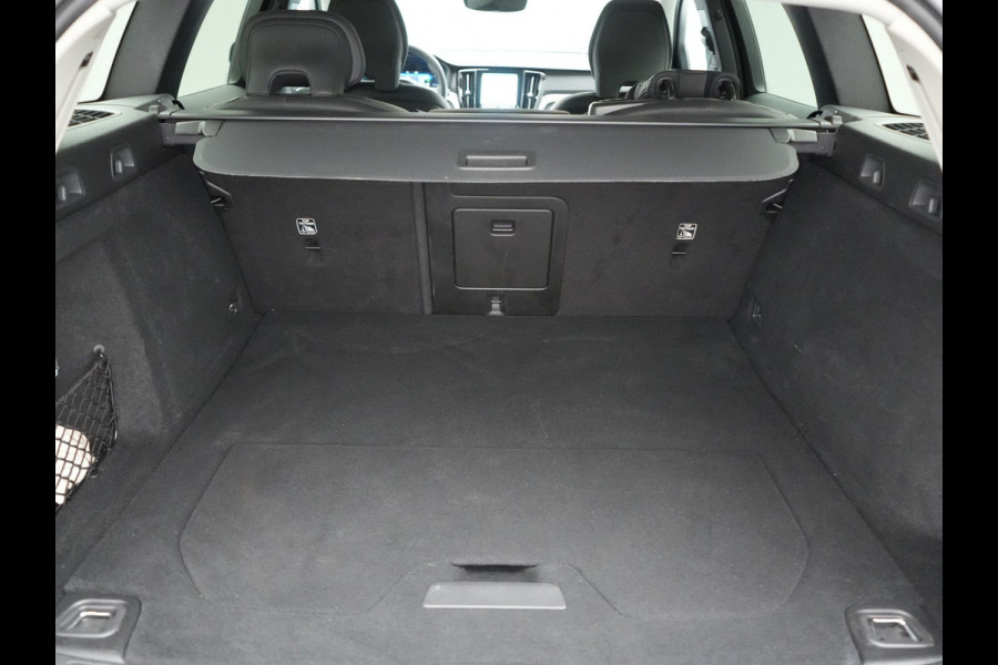 Volvo V60 T6 AWD Plus Dark PHEV 350pk Dealer O.H. | Trekhaak Af Fabriek | Adaptive Cruise | Camera | Harman / Kardon | Lederen Sportstoelen Memory & Verwarmd | Google Assistent | Stuur Verwarmd | Keyless | Apple Carplay | DAB | Plug In Hybrid |