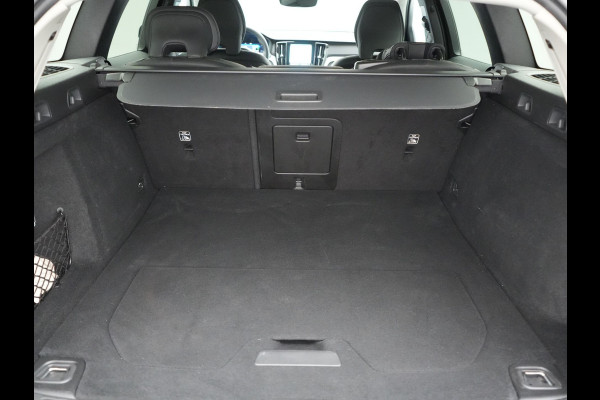Volvo V60 T6 AWD Plus Dark PHEV 350pk Dealer O.H. | Trekhaak Af Fabriek | Adaptive Cruise | Camera | Harman / Kardon | Lederen Sportstoelen Memory & Verwarmd | Google Assistent | Stuur Verwarmd | Keyless | Apple Carplay | DAB | Plug In Hybrid |