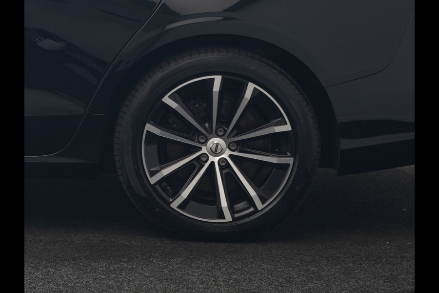 Volvo V60 T6 AWD Plus Dark PHEV 350pk Dealer O.H. | Trekhaak Af Fabriek | Adaptive Cruise | Camera | Harman / Kardon | Lederen Sportstoelen Memory & Verwarmd | Google Assistent | Stuur Verwarmd | Keyless | Apple Carplay | DAB | Plug In Hybrid |